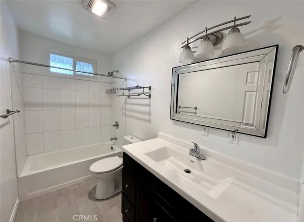 13512 Penn Whittier, CA 90602