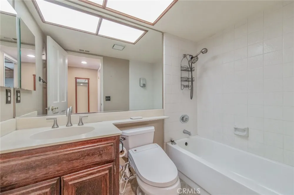 6087 Vineyard Rancho Cucamonga, CA 91701