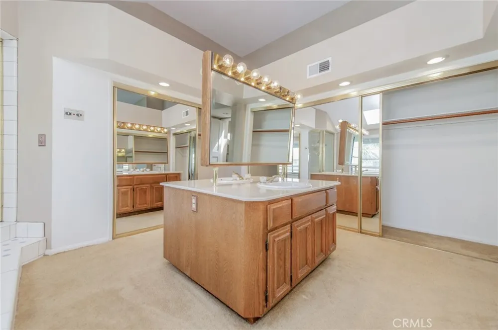 6087 Vineyard Rancho Cucamonga, CA 91701