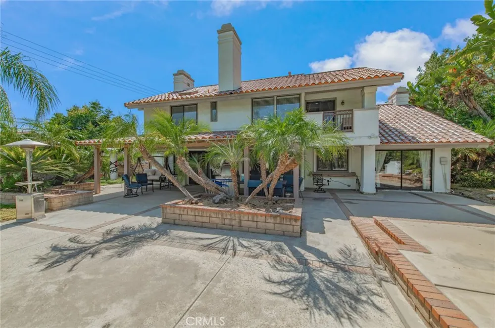 6087 Vineyard Rancho Cucamonga, CA 91701
