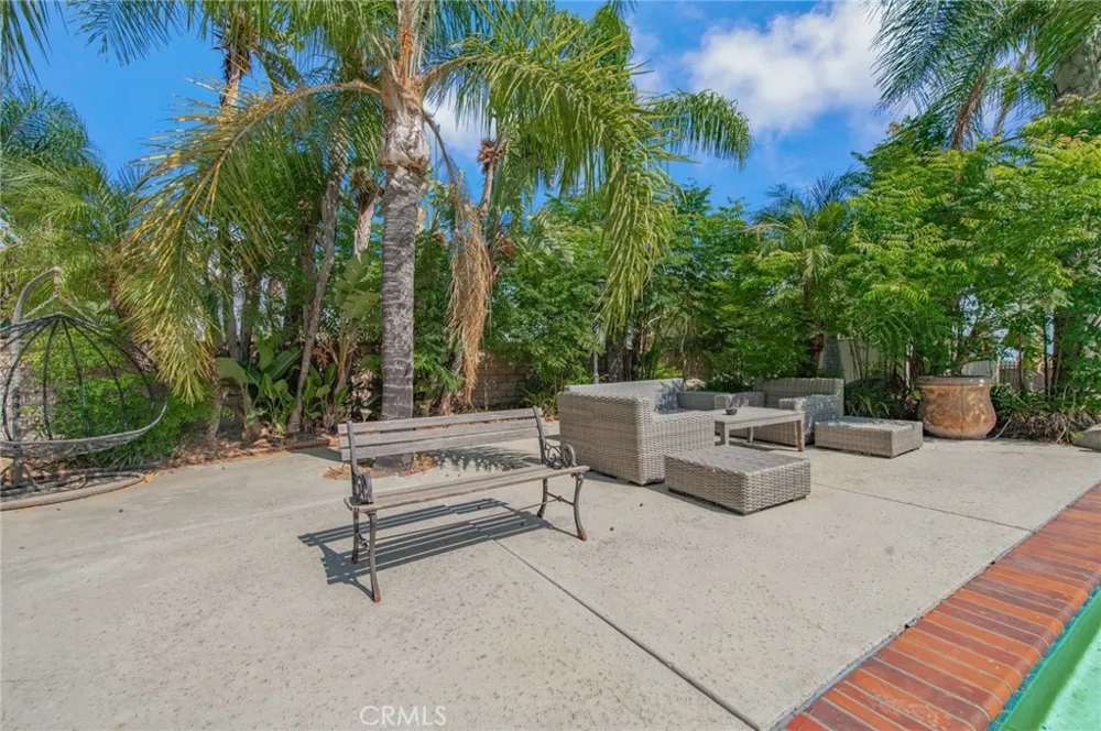 6087 Vineyard Rancho Cucamonga, CA 91701