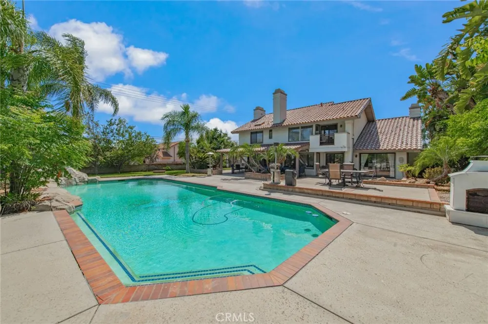 6087 Vineyard Rancho Cucamonga, CA 91701