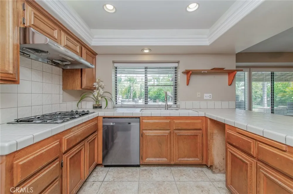 6087 Vineyard Rancho Cucamonga, CA 91701