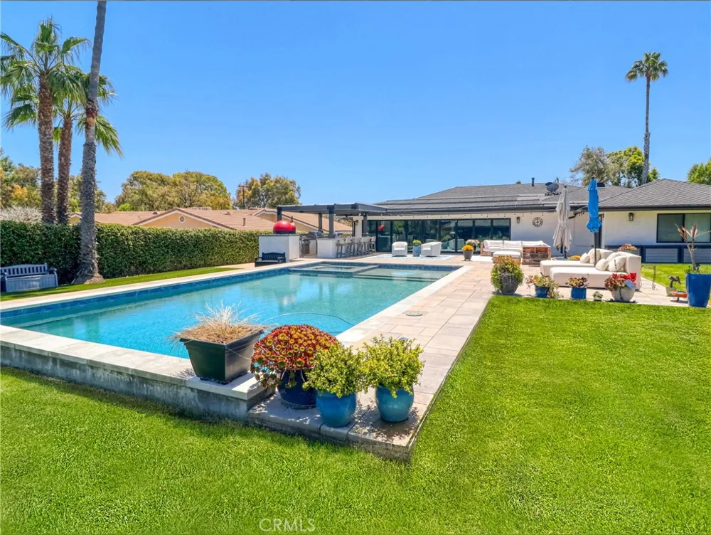 37 Hidden Valley Road Rolling Hills Estates, CA 90274