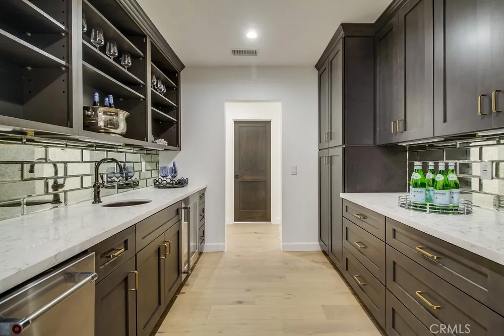 37 Hidden Valley Road Rolling Hills Estates, CA 90274