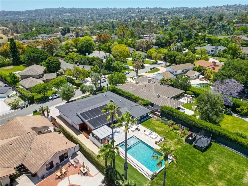 37 Hidden Valley Road Rolling Hills Estates, CA 90274