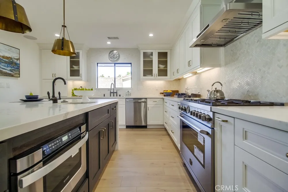 37 Hidden Valley Road Rolling Hills Estates, CA 90274