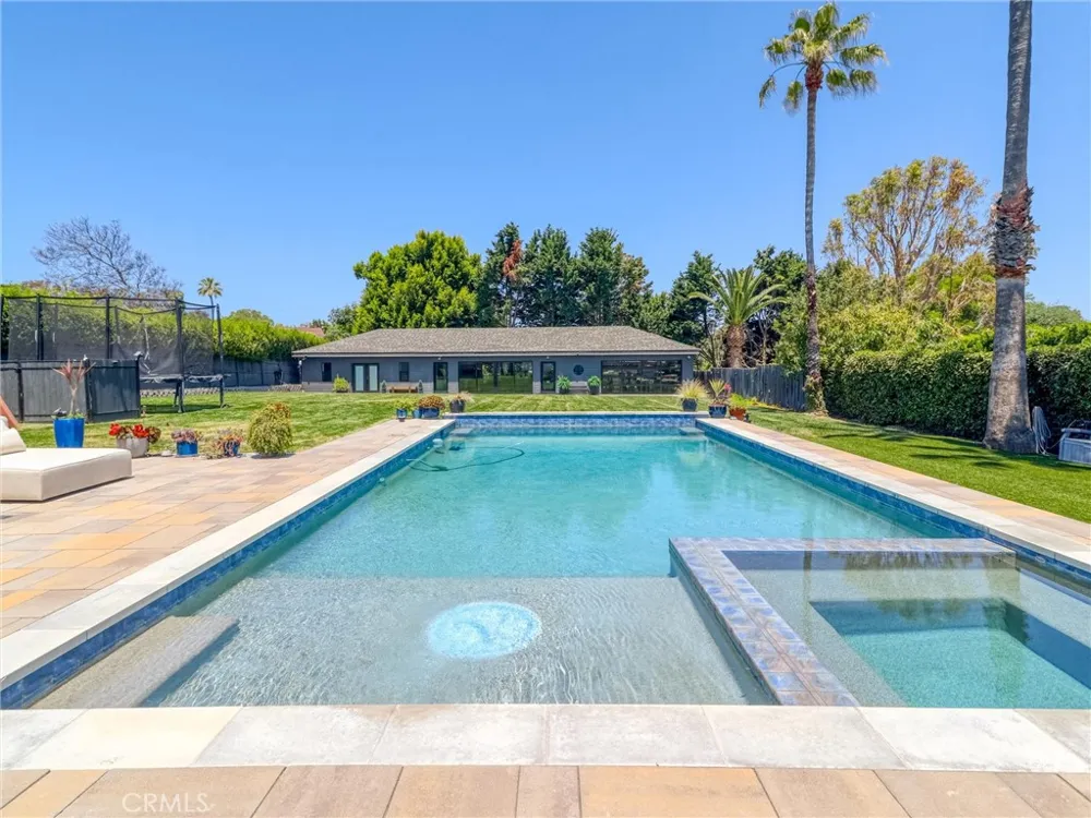 37 Hidden Valley Road Rolling Hills Estates, CA 90274