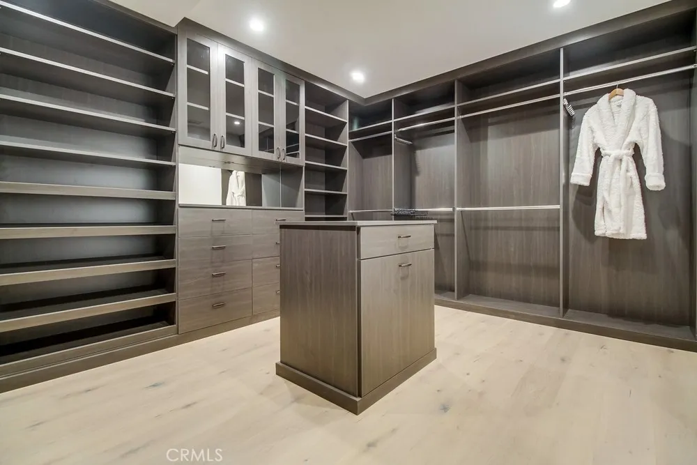 37 Hidden Valley Road Rolling Hills Estates, CA 90274