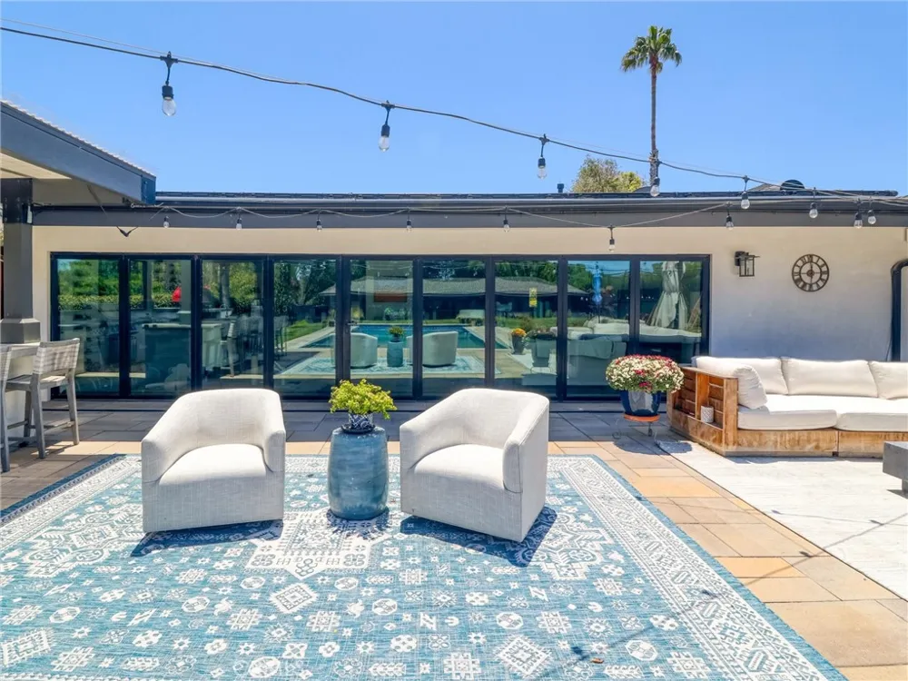 37 Hidden Valley Road Rolling Hills Estates, CA 90274