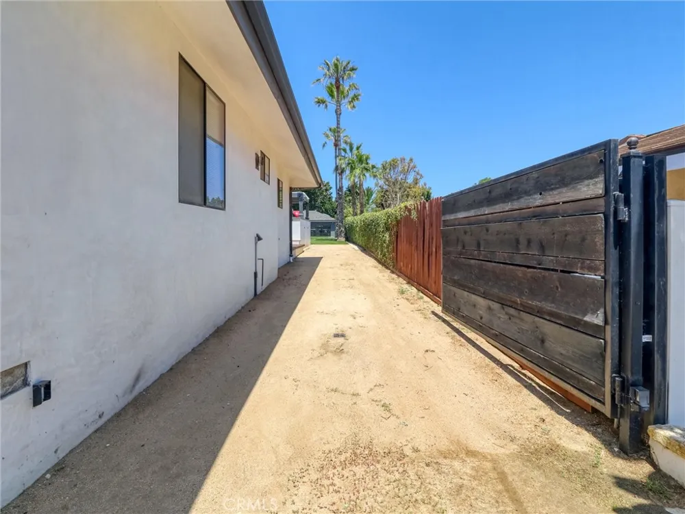 37 Hidden Valley Road Rolling Hills Estates, CA 90274