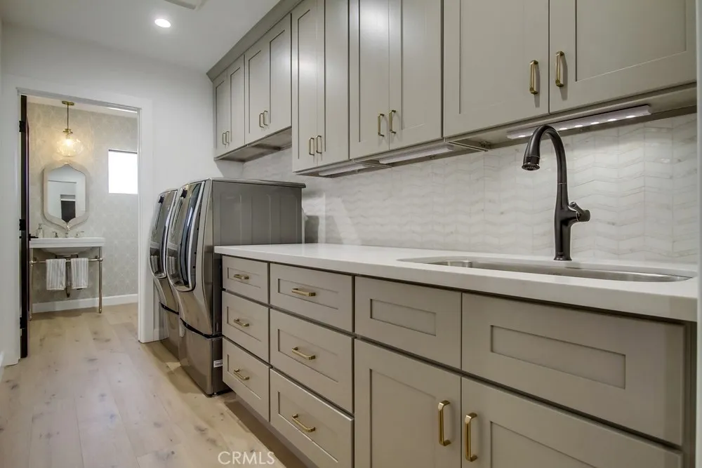 37 Hidden Valley Road Rolling Hills Estates, CA 90274