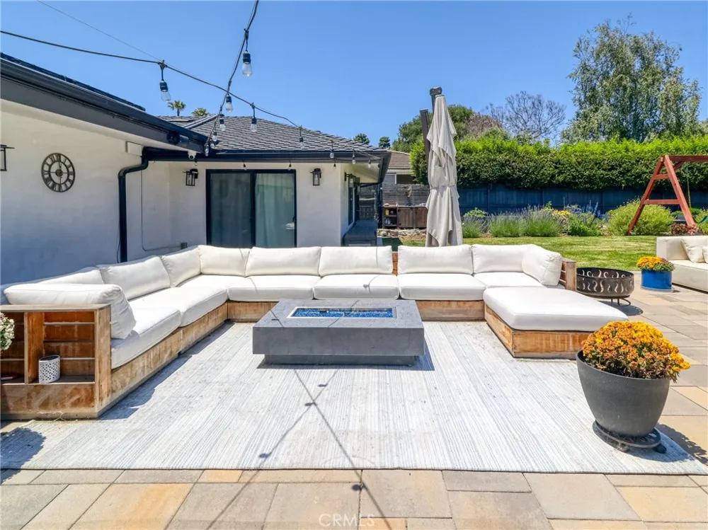 37 Hidden Valley Road Rolling Hills Estates, CA 90274