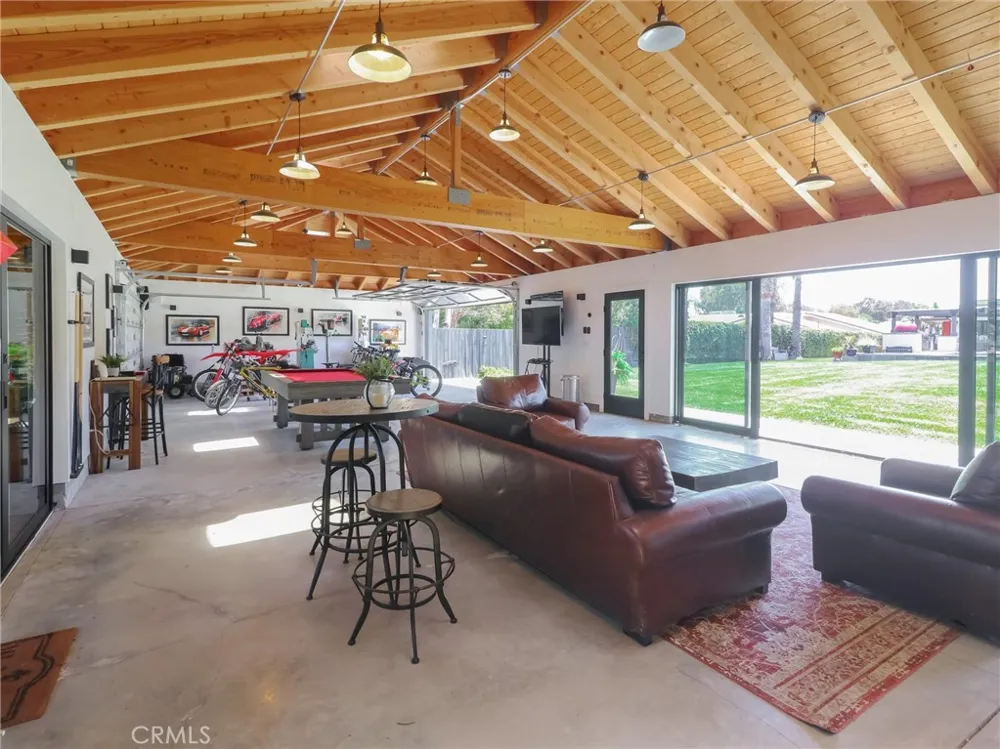 37 Hidden Valley Road Rolling Hills Estates, CA 90274