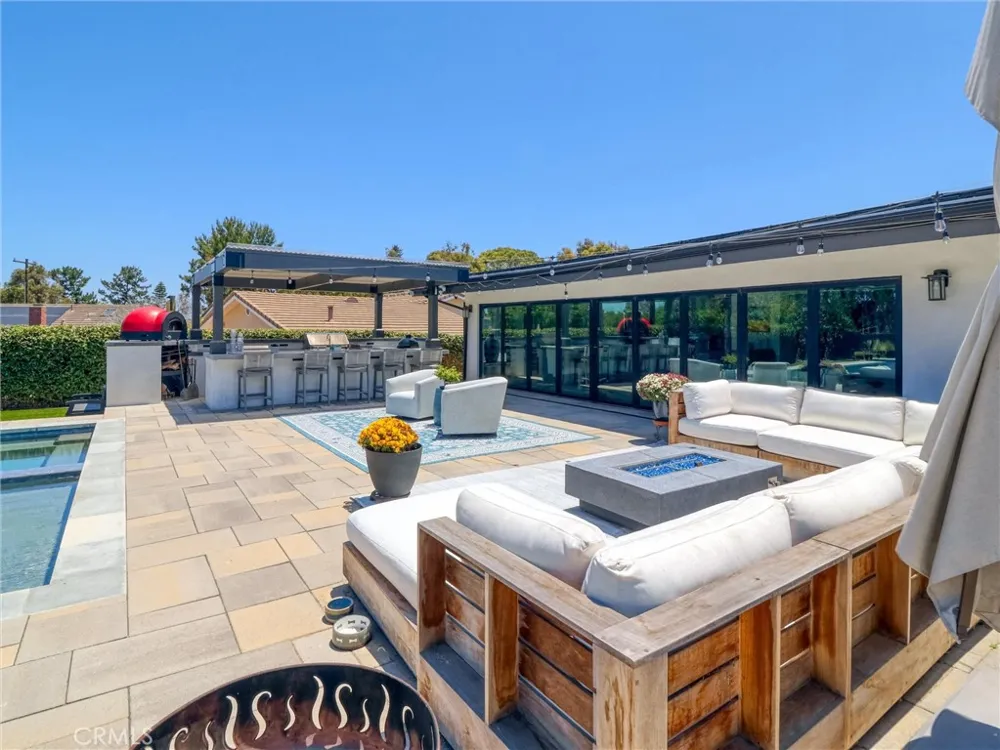 37 Hidden Valley Road Rolling Hills Estates, CA 90274