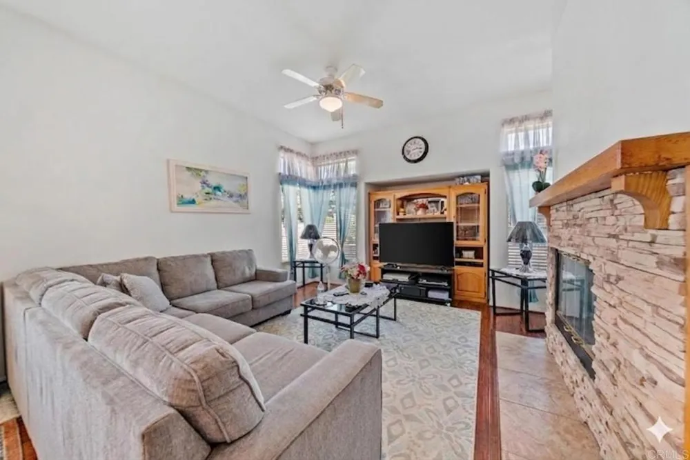 1999 Pecan Tree Street Hemet, CA 92545