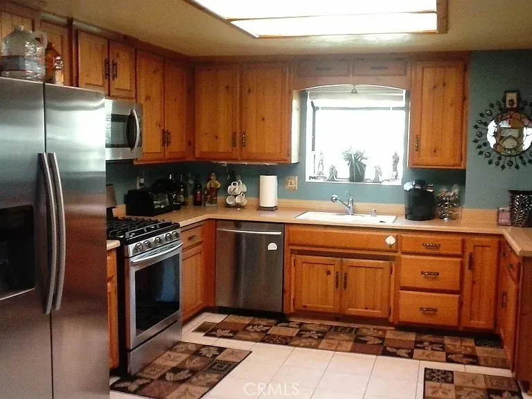 23840 Zuger Drive Crestline, CA 92325