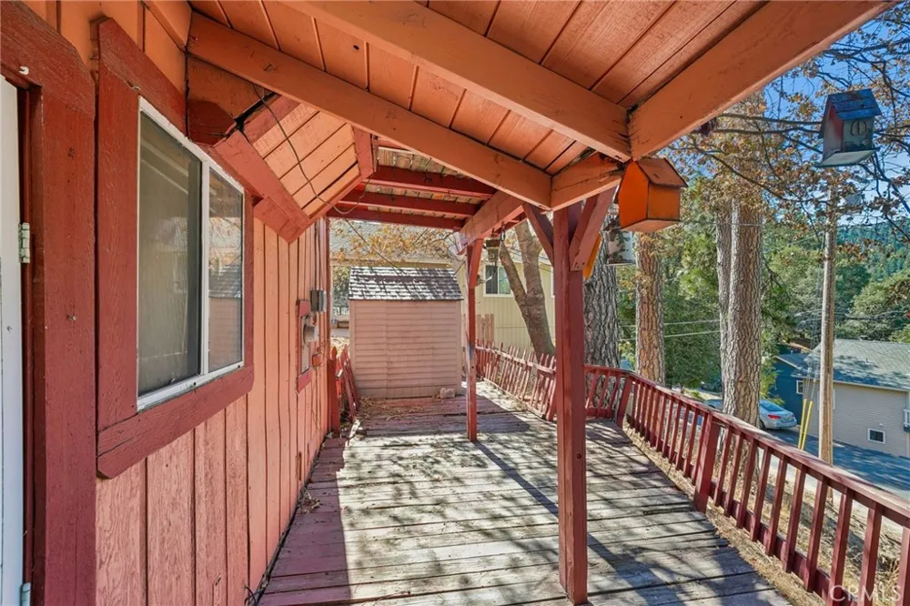 23840 Zuger Drive Crestline, CA 92325