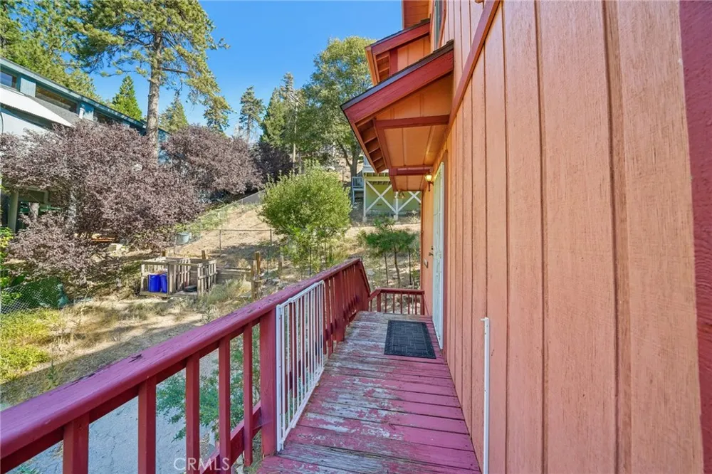 23840 Zuger Drive Crestline, CA 92325