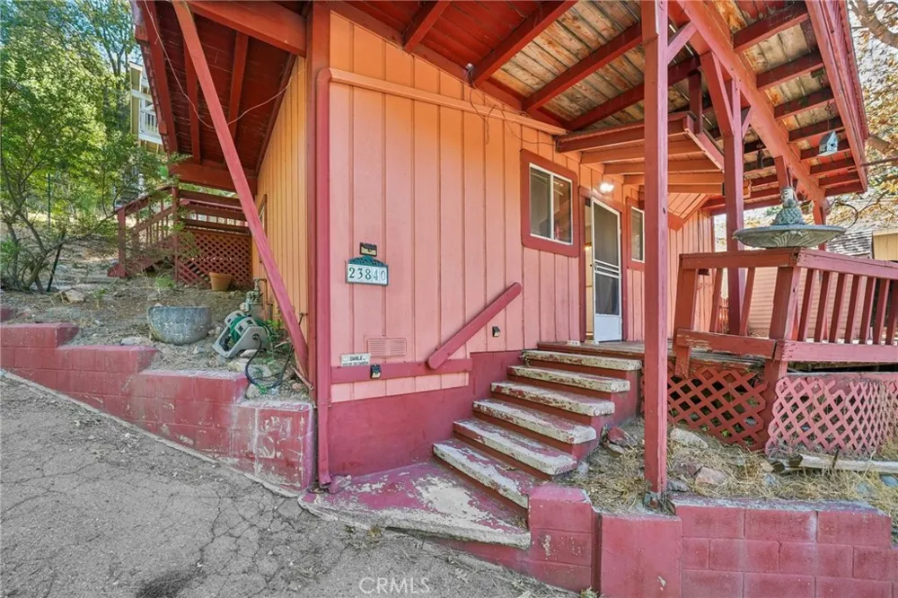 23840 Zuger Drive Crestline, CA 92325