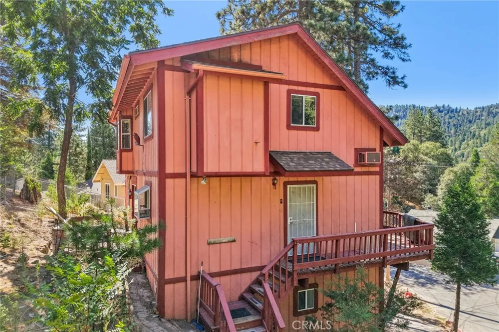 23840 Zuger Drive Crestline, CA 92325