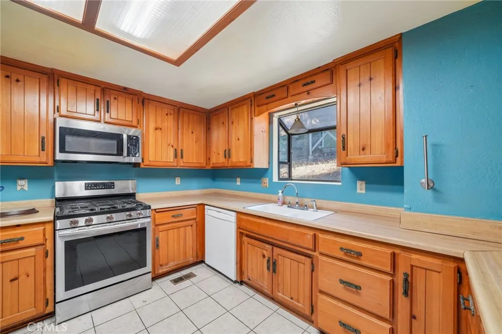23840 Zuger Drive Crestline, CA 92325