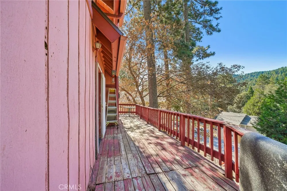 23840 Zuger Drive Crestline, CA 92325