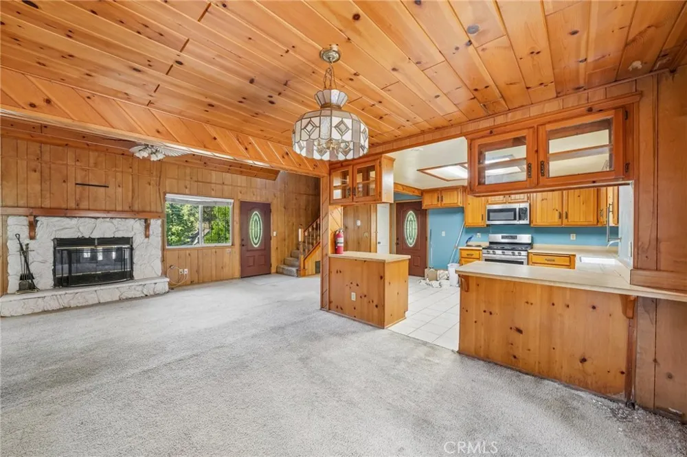23840 Zuger Drive Crestline, CA 92325