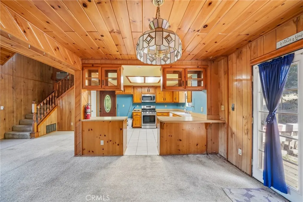 23840 Zuger Drive Crestline, CA 92325
