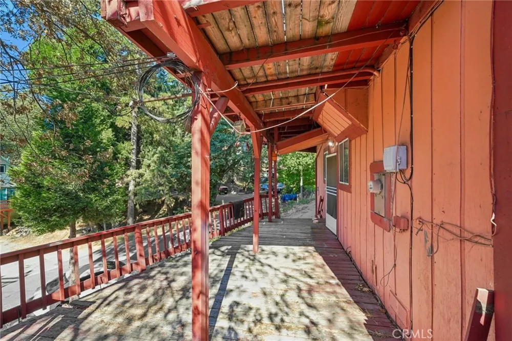 23840 Zuger Drive Crestline, CA 92325