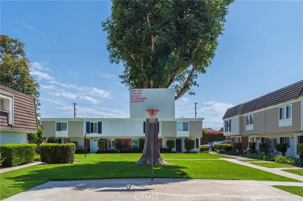 10062 Ellis Fountain Valley, CA 92708