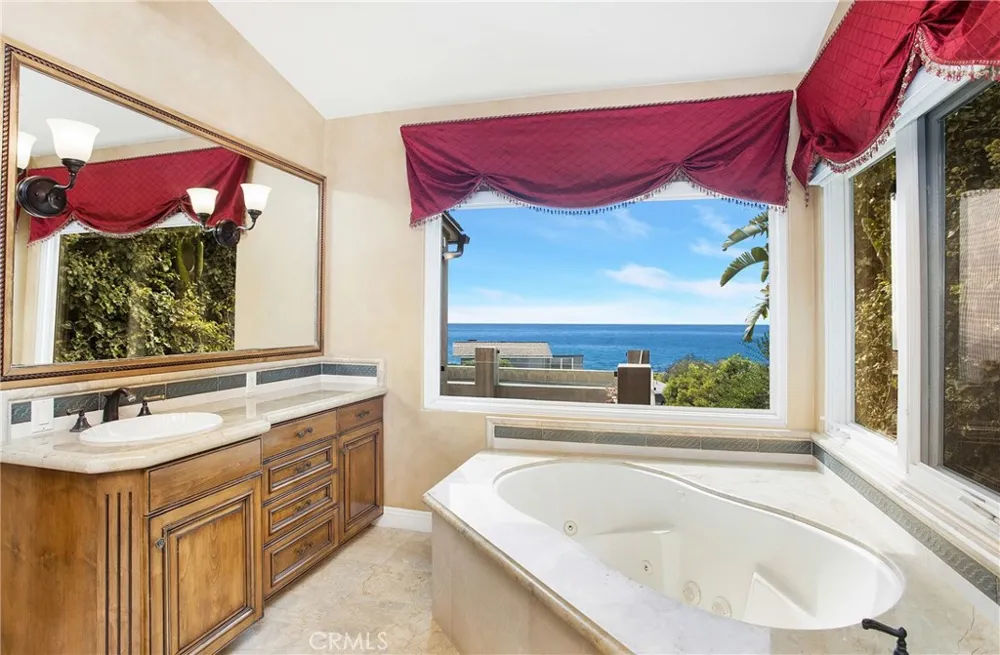 840 Canyon View Drive Laguna Beach, CA 92651