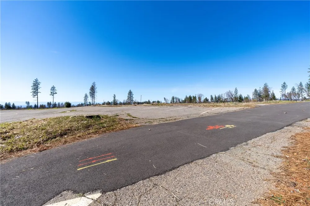 7067 Skyway Paradise, CA 95969