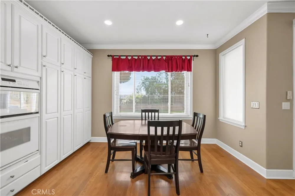 21658 Canyon Heights Circle Saugus, CA 91390