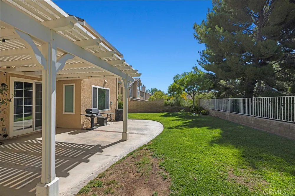 21658 Canyon Heights Circle Saugus, CA 91390