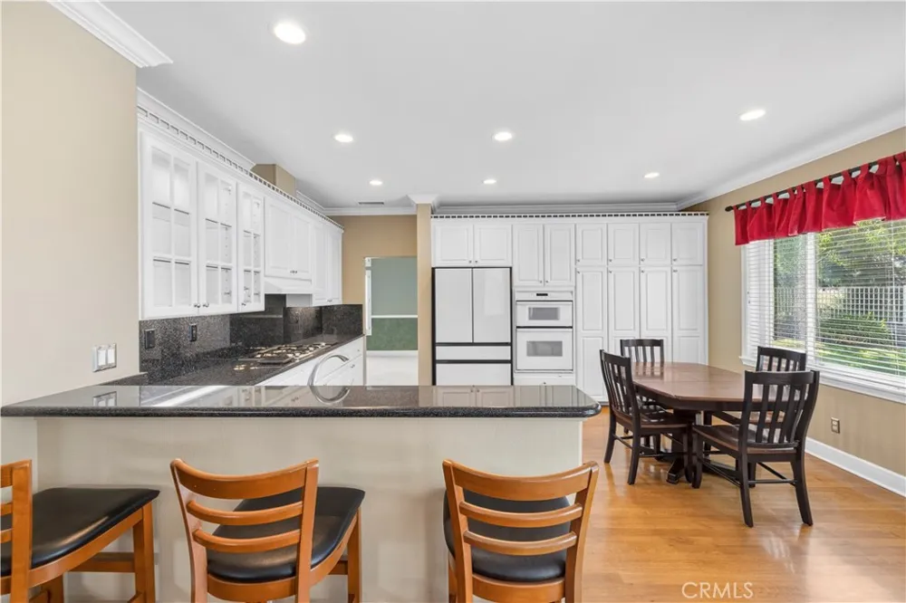21658 Canyon Heights Circle Saugus, CA 91390