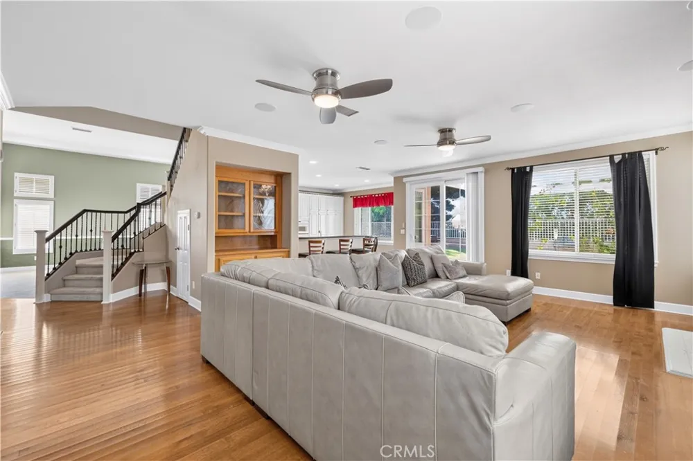 21658 Canyon Heights Circle Saugus, CA 91390