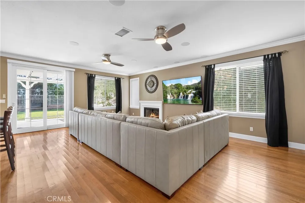 21658 Canyon Heights Circle Saugus, CA 91390