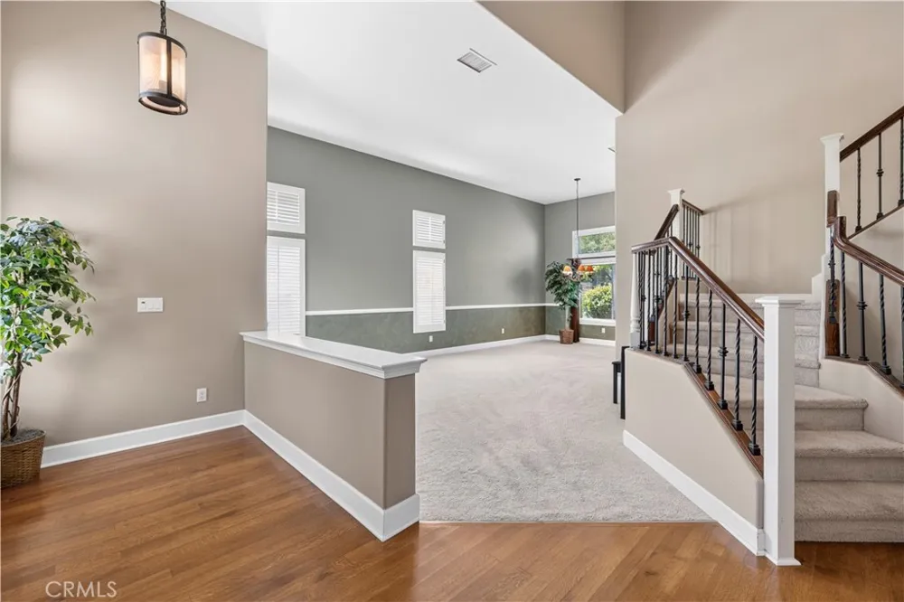 21658 Canyon Heights Circle Saugus, CA 91390