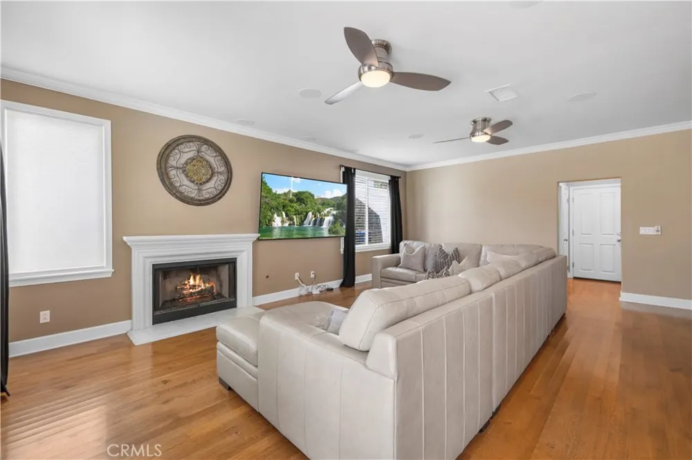 21658 Canyon Heights Circle Saugus, CA 91390