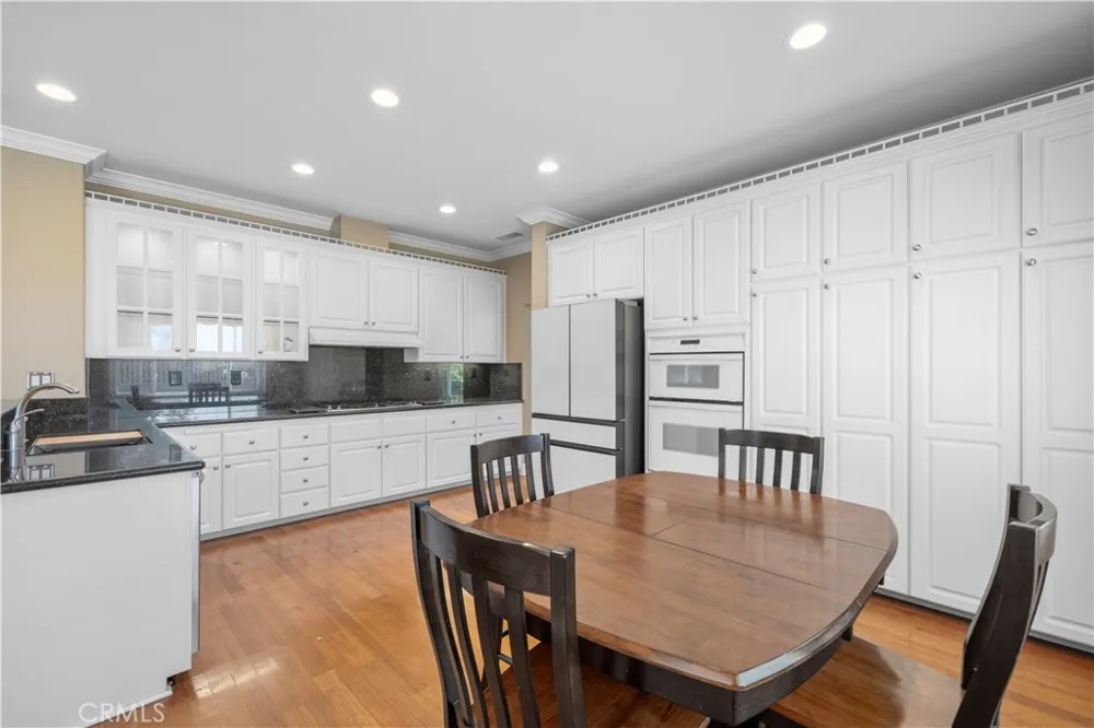 21658 Canyon Heights Circle Saugus, CA 91390