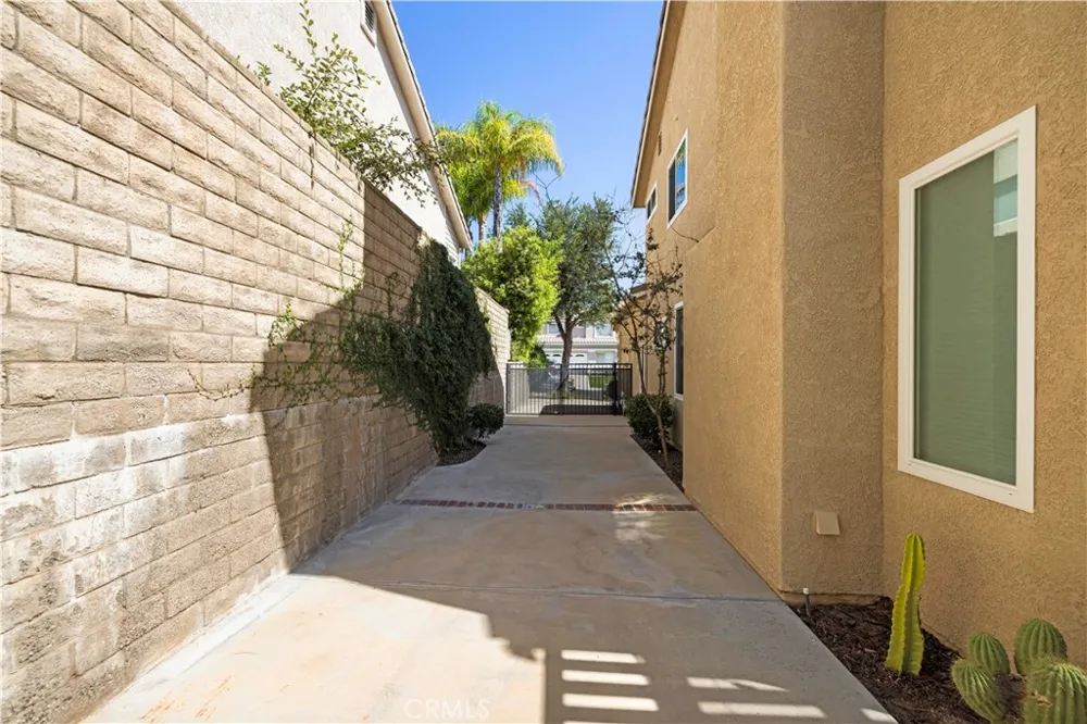 21658 Canyon Heights Circle Saugus, CA 91390