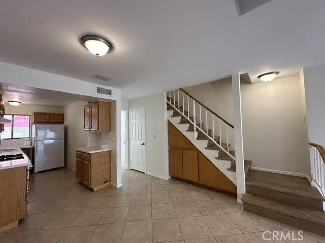 22865 Del Valle Woodland Hills, CA 91364
