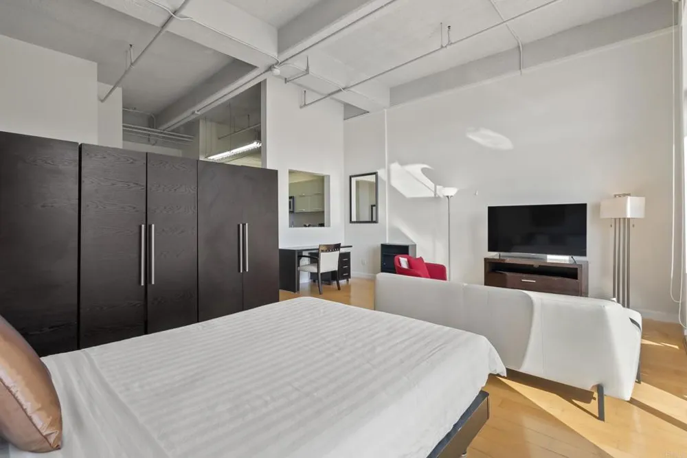 550 Seagaze Drive #7 Oceanside, CA 92054