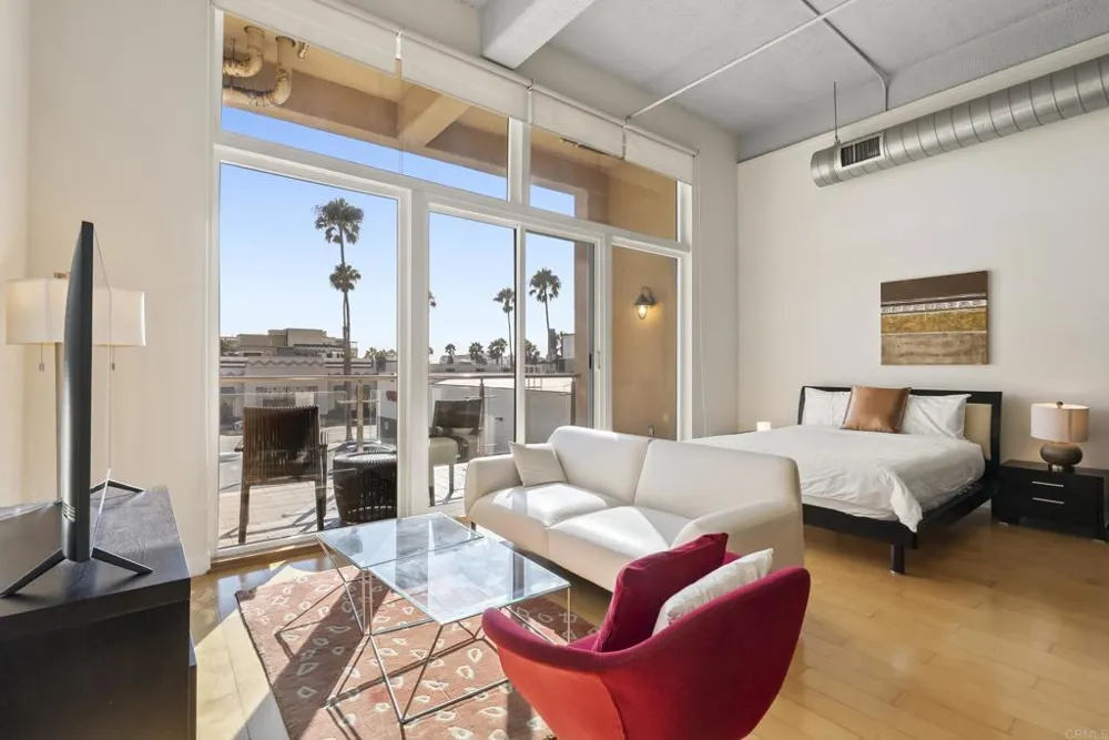 550 Seagaze Drive #7 Oceanside, CA 92054