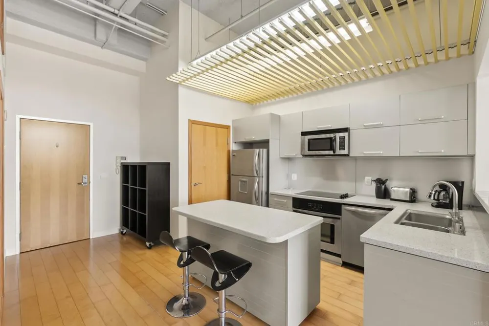 550 Seagaze Drive #7 Oceanside, CA 92054