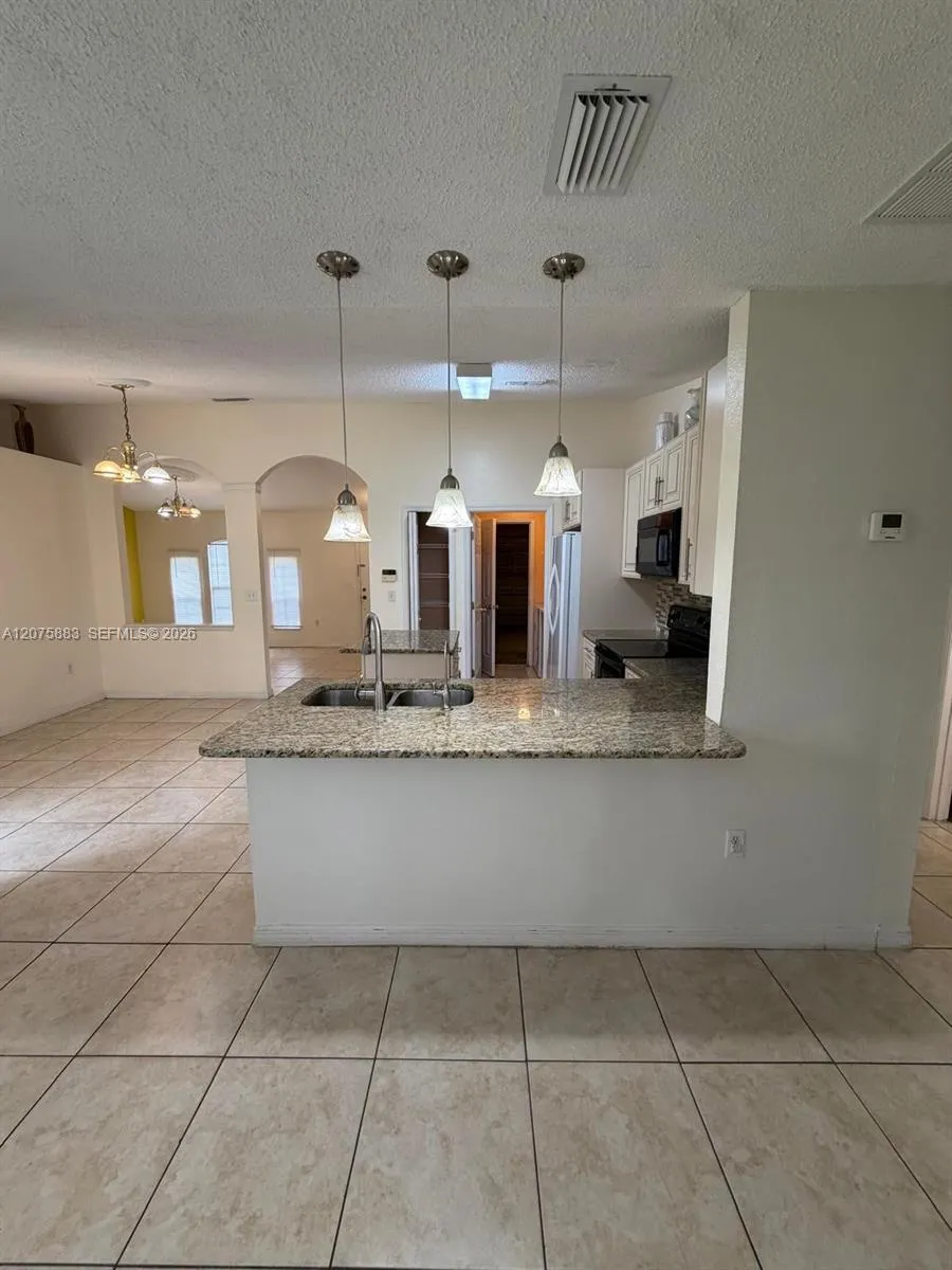 653 Bluebill Ct Poinciana, FL 34759