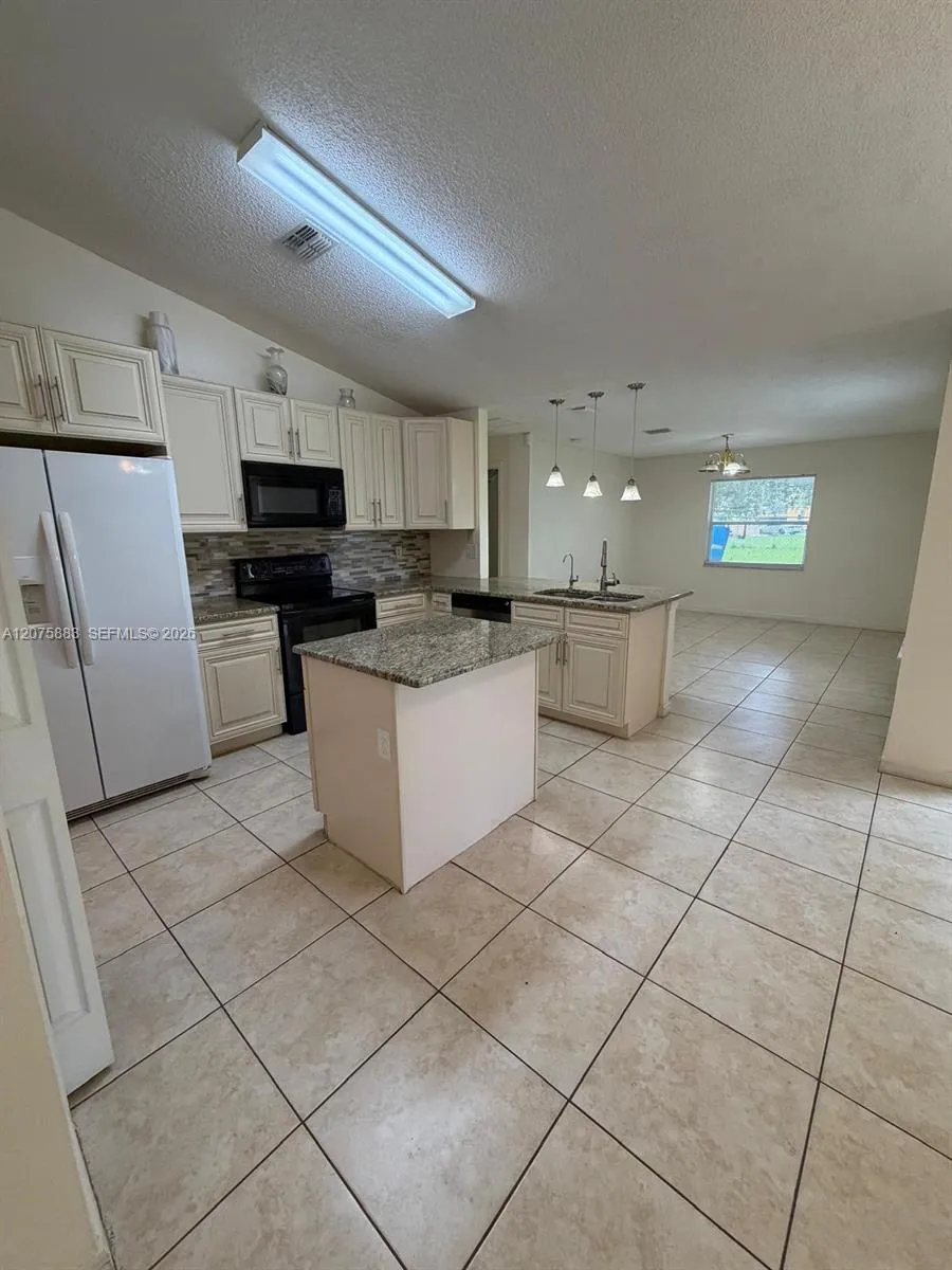 653 Bluebill Ct Poinciana, FL 34759