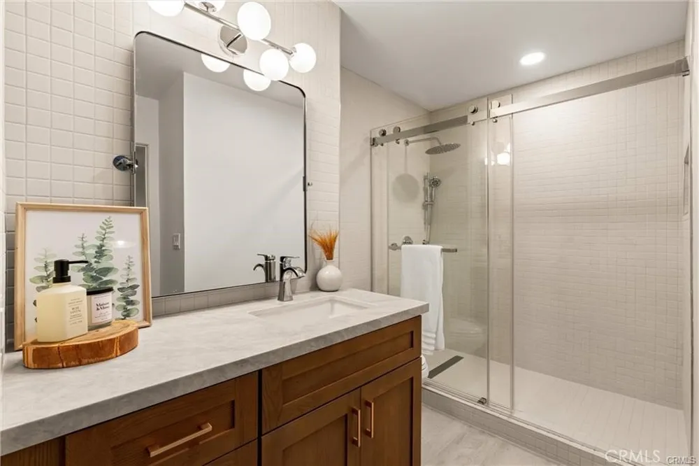 2101 Hathaway Santa Ana, CA 92705