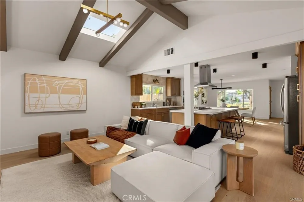 2101 Hathaway Santa Ana, CA 92705